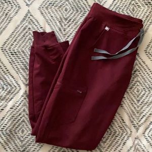 Figs burgundy Zamora